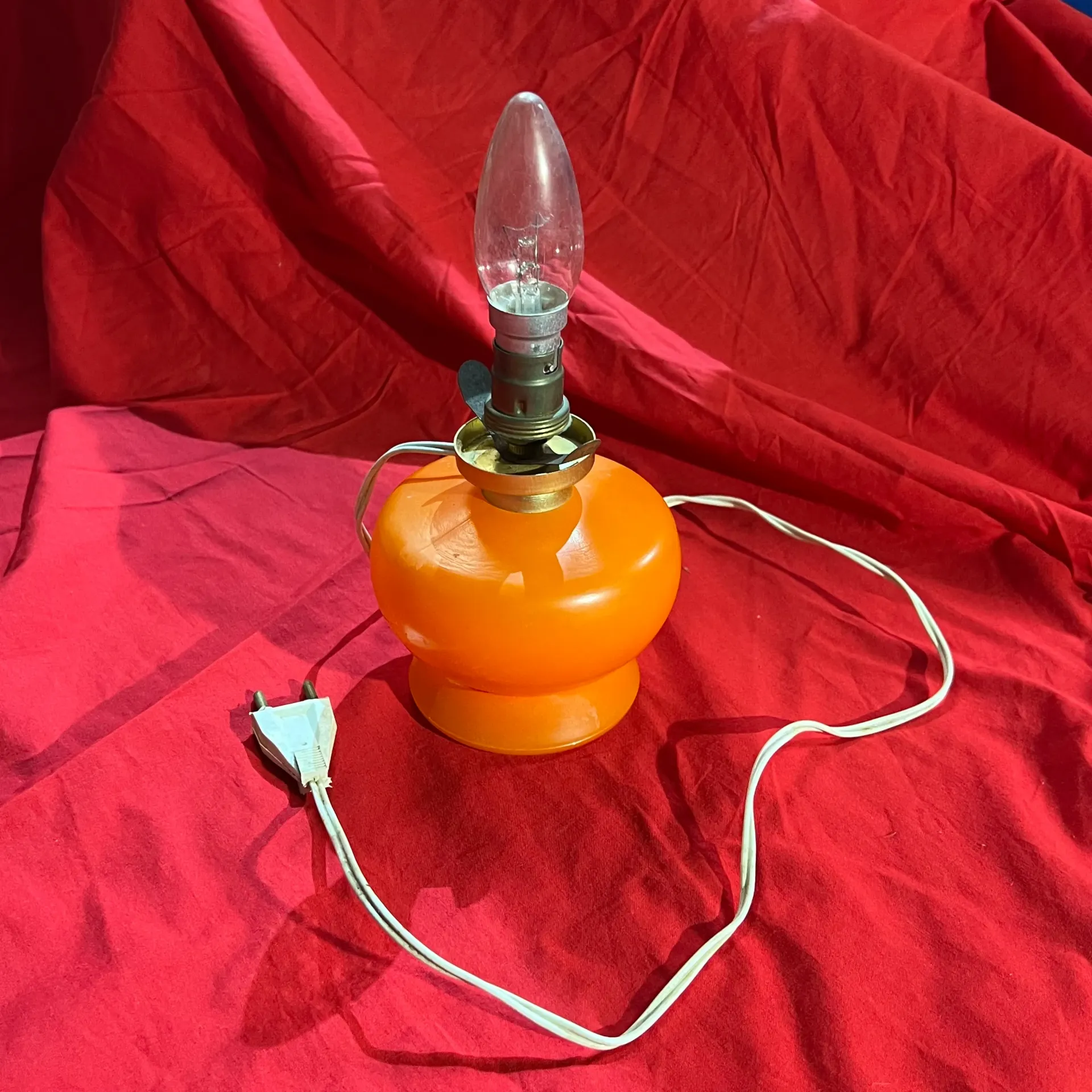 Lampe vintage orange – style rétro