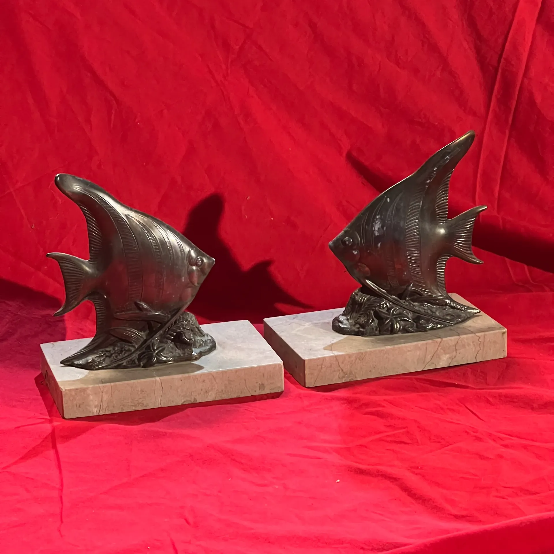 Serre-livres Art déco poissons – marbre et métal