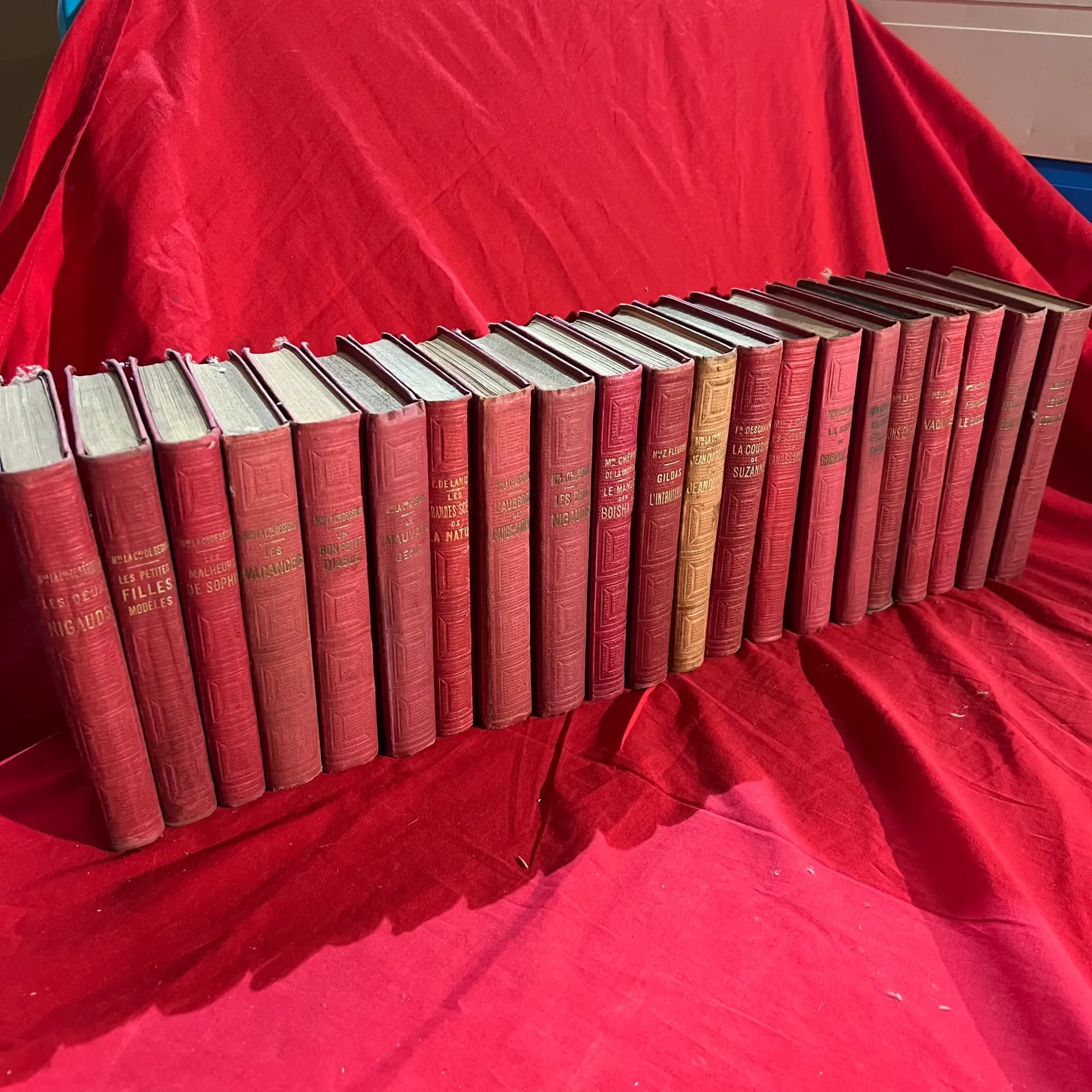 Lot 21 livres anciens - collection hachette bibliothèque rose illustrée