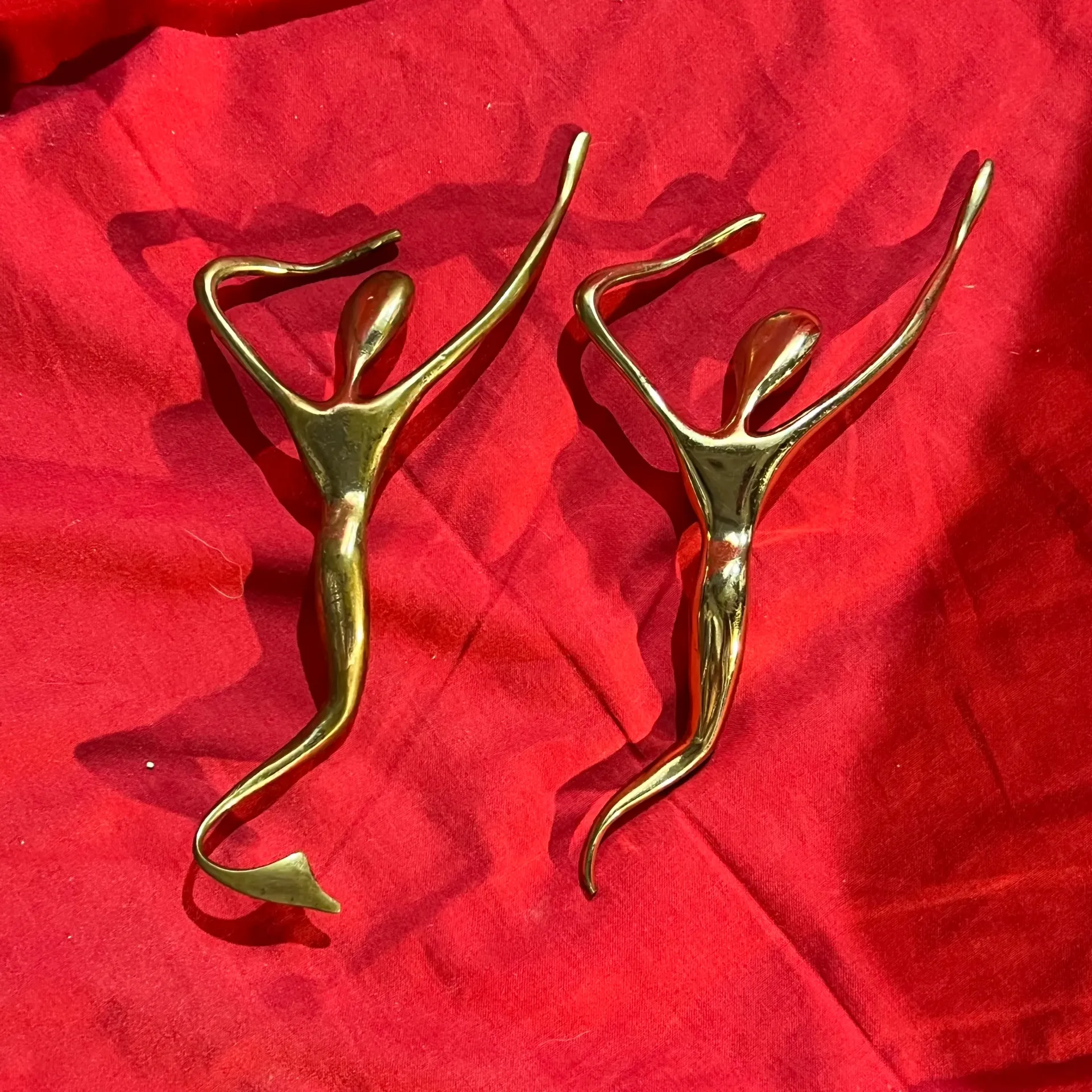 Lot 2 sculptures en métal doré