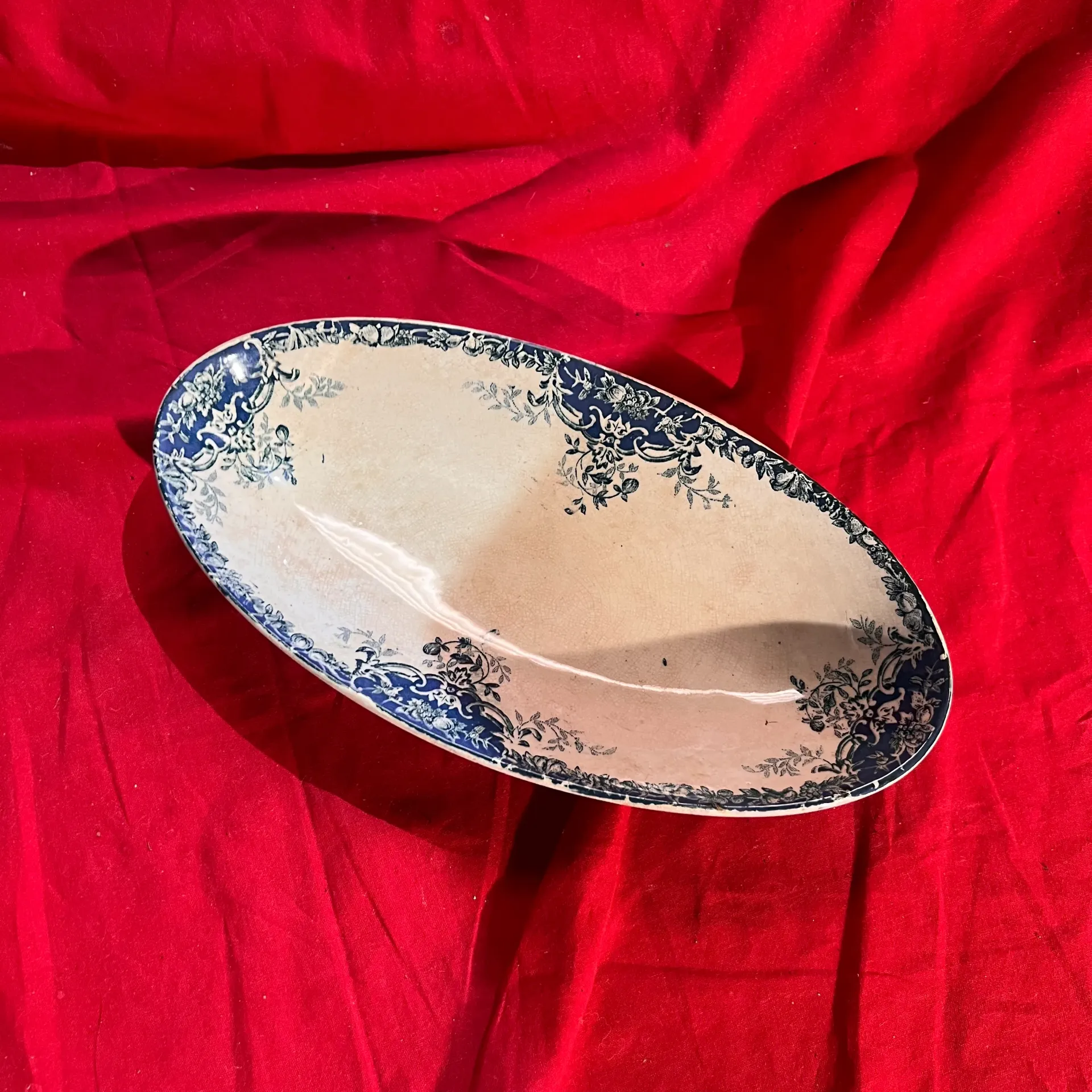 Plat St Amand – décor fruits