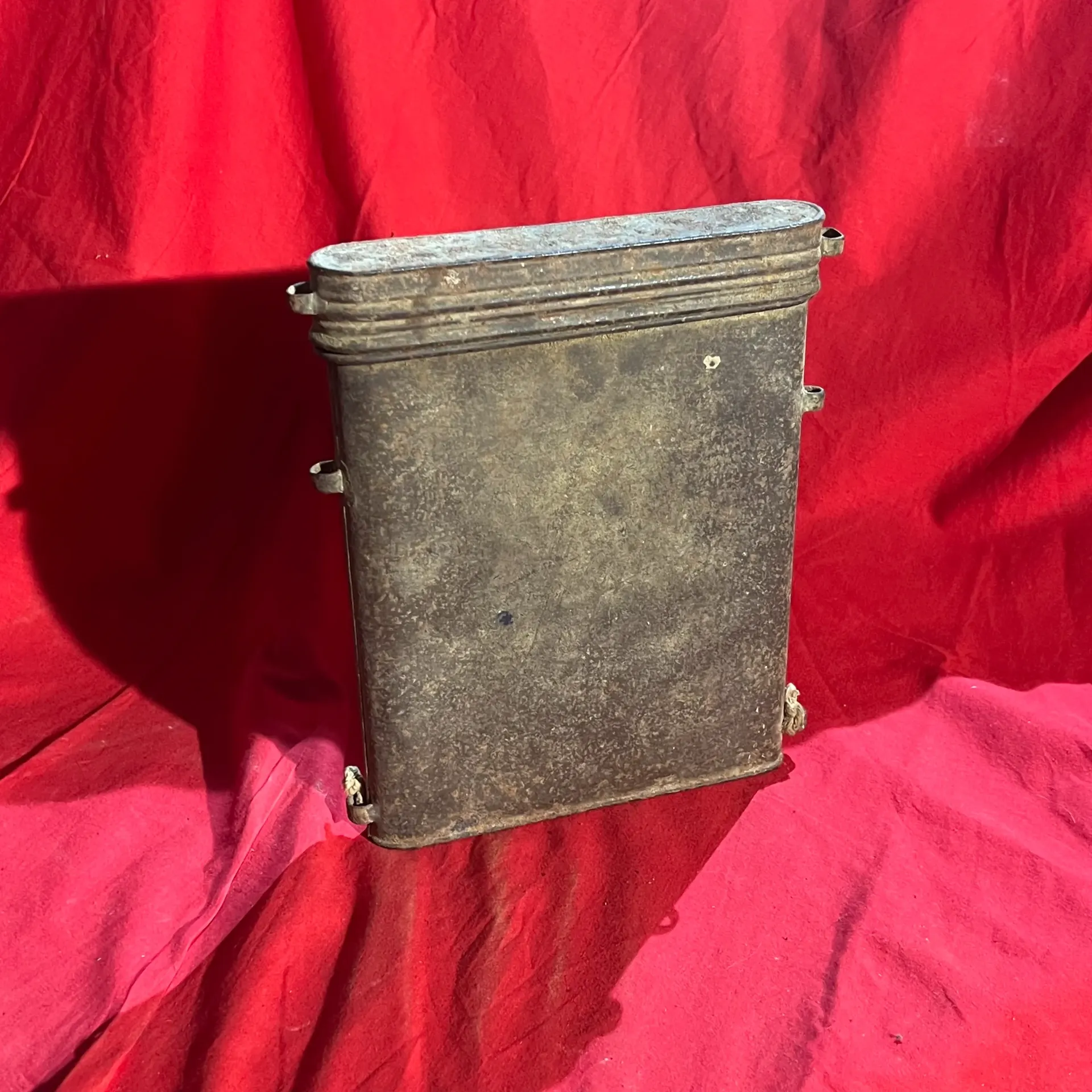 Boîte militaire métal ancienne – armée 1914