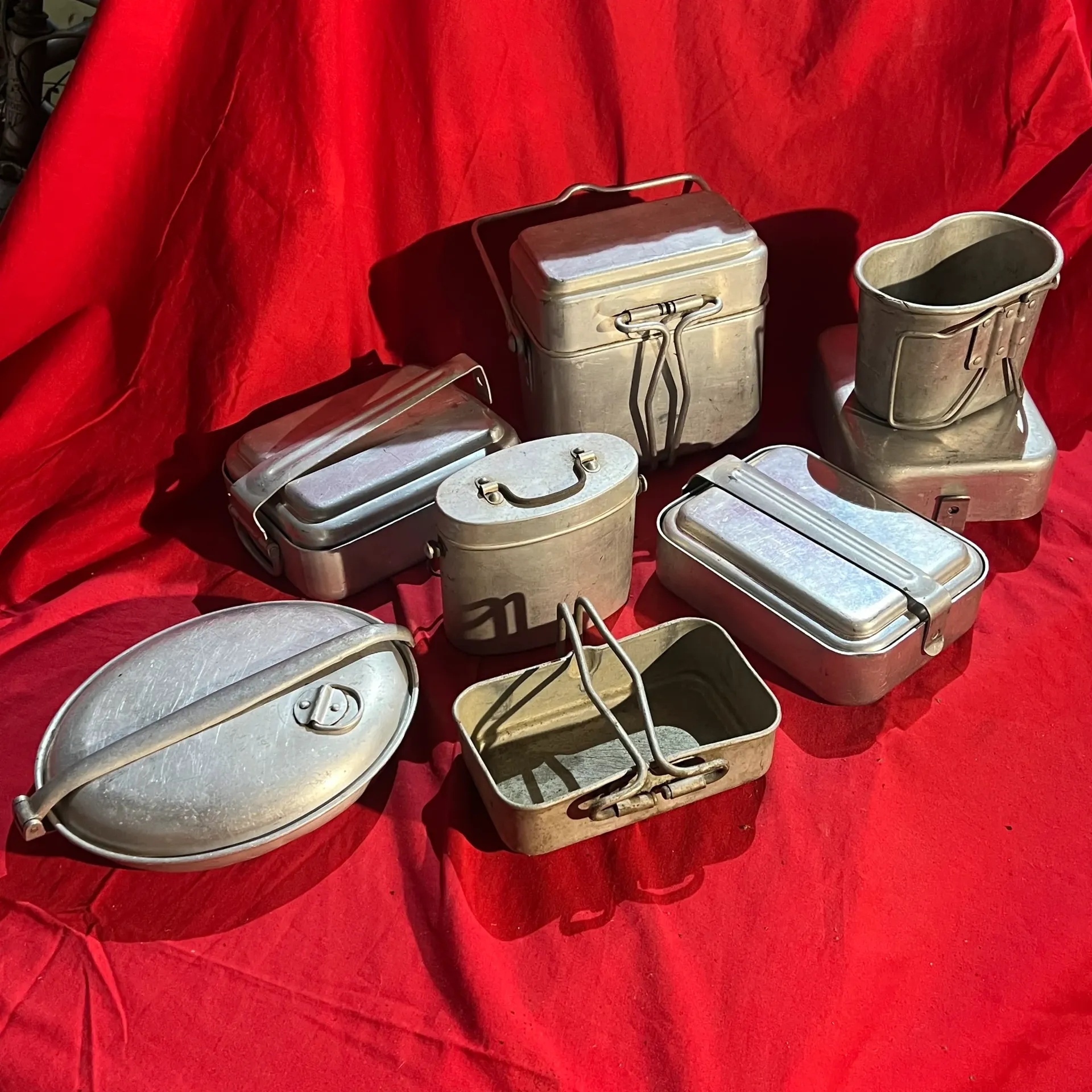 Lot gamelles militaires françaises – Tournus / Vesoul