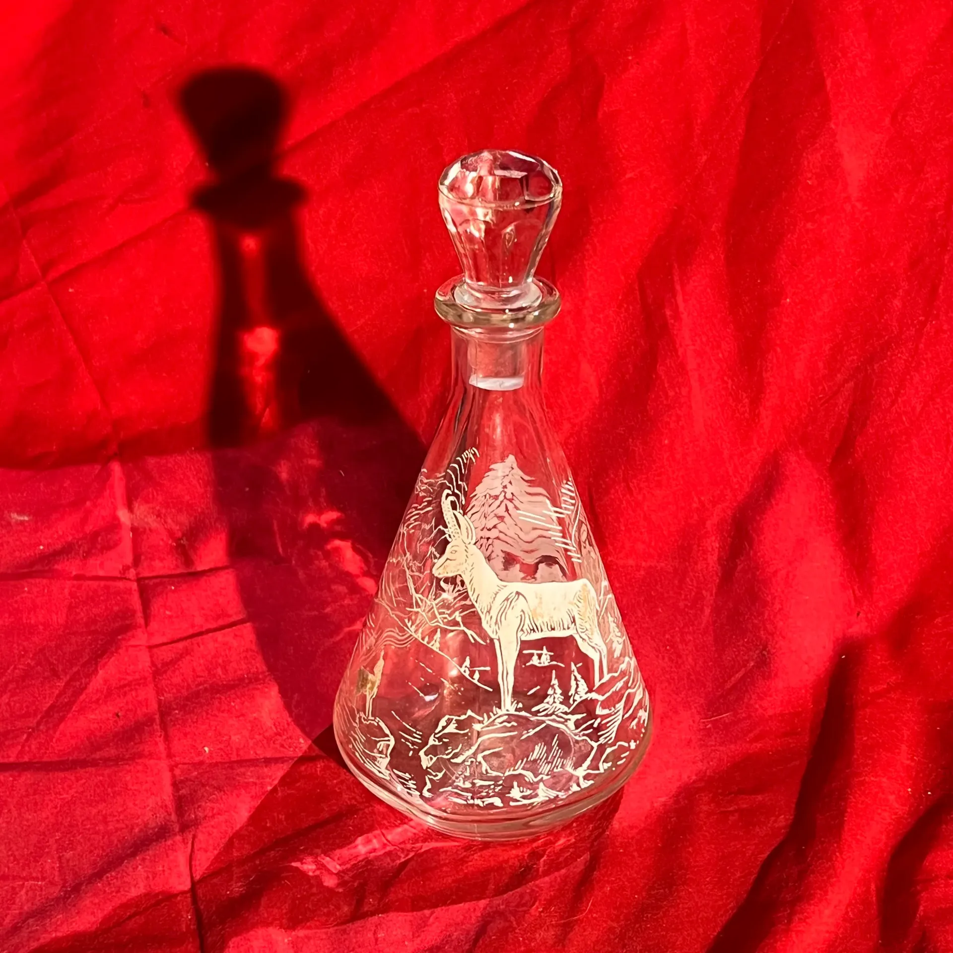 Carafe avec bouchon – décor forêt de Noël