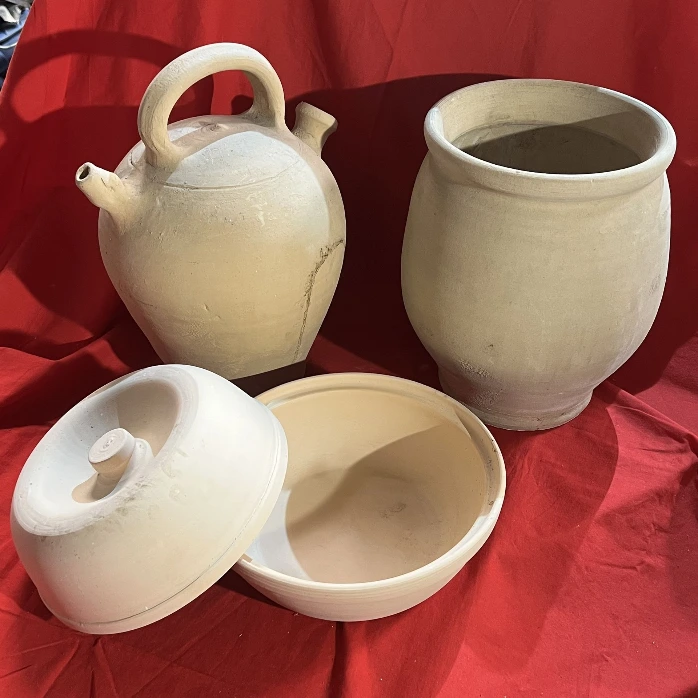Lot ancien terre cuite – terrine + cruche + pot déco