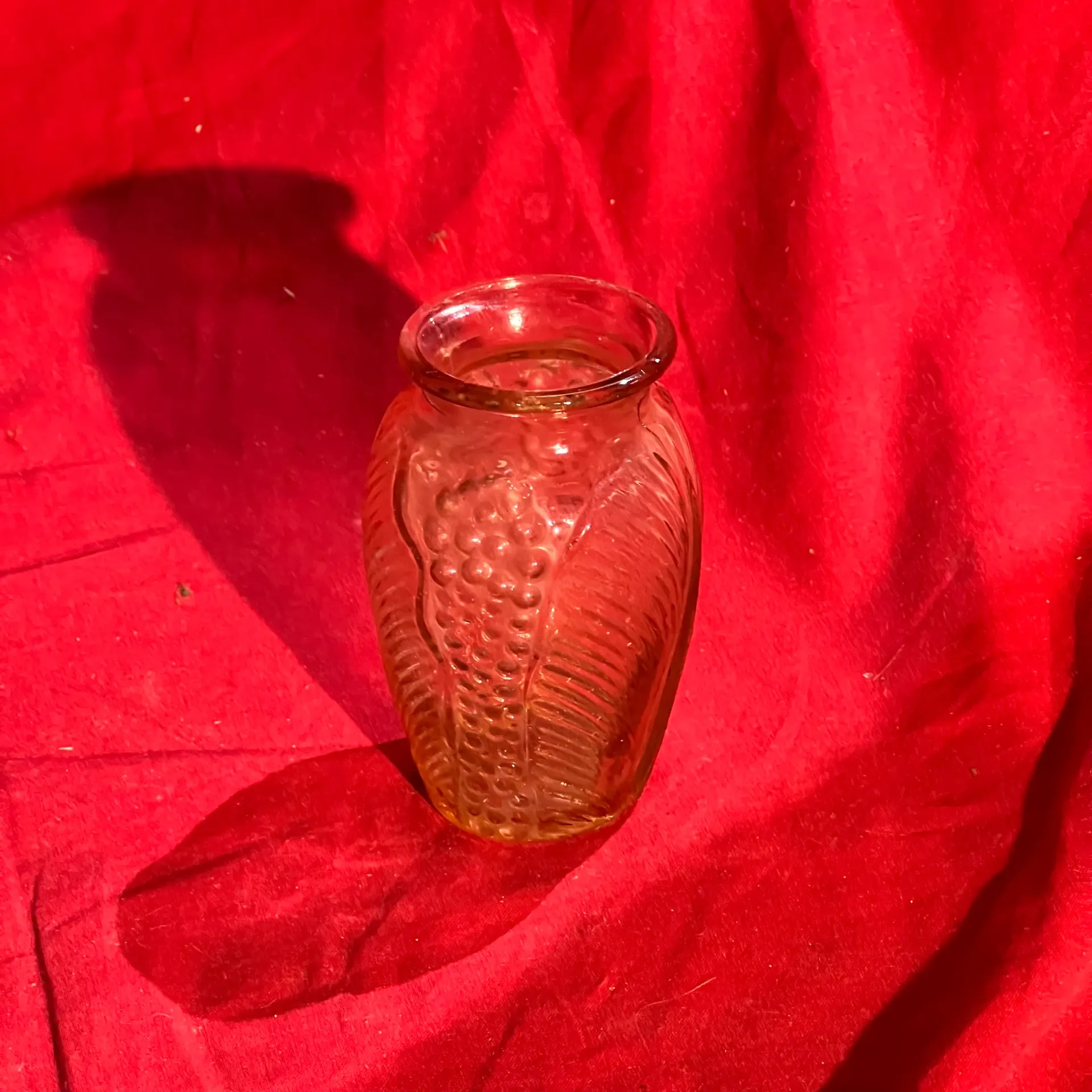 Petit vase orange décoratif