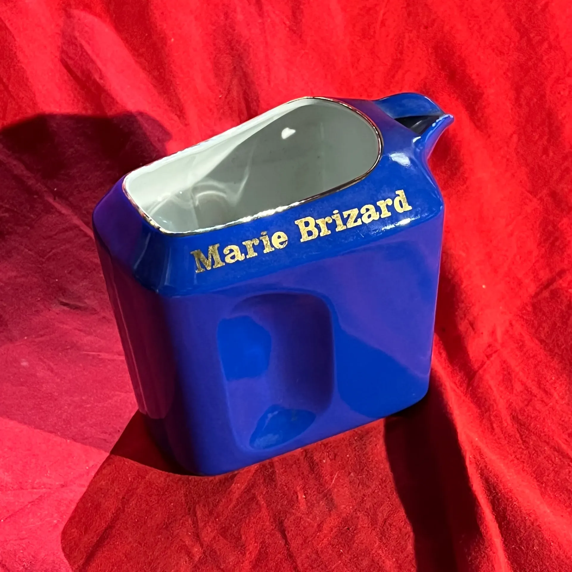 Carafe en verre bleu Marie Brizard