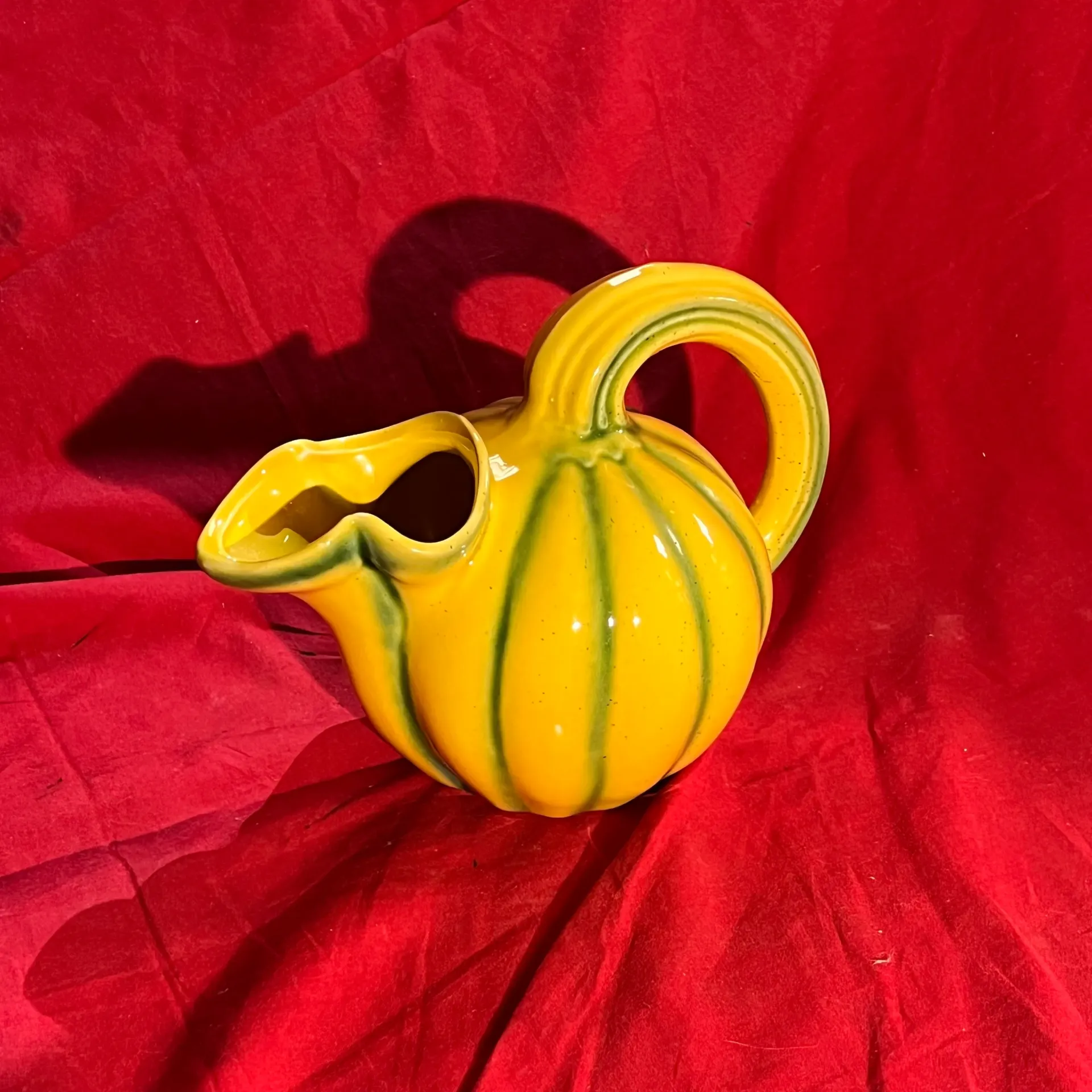 Jolie carafe citrouille jaune - Longchamps vintage - Made in France 1665