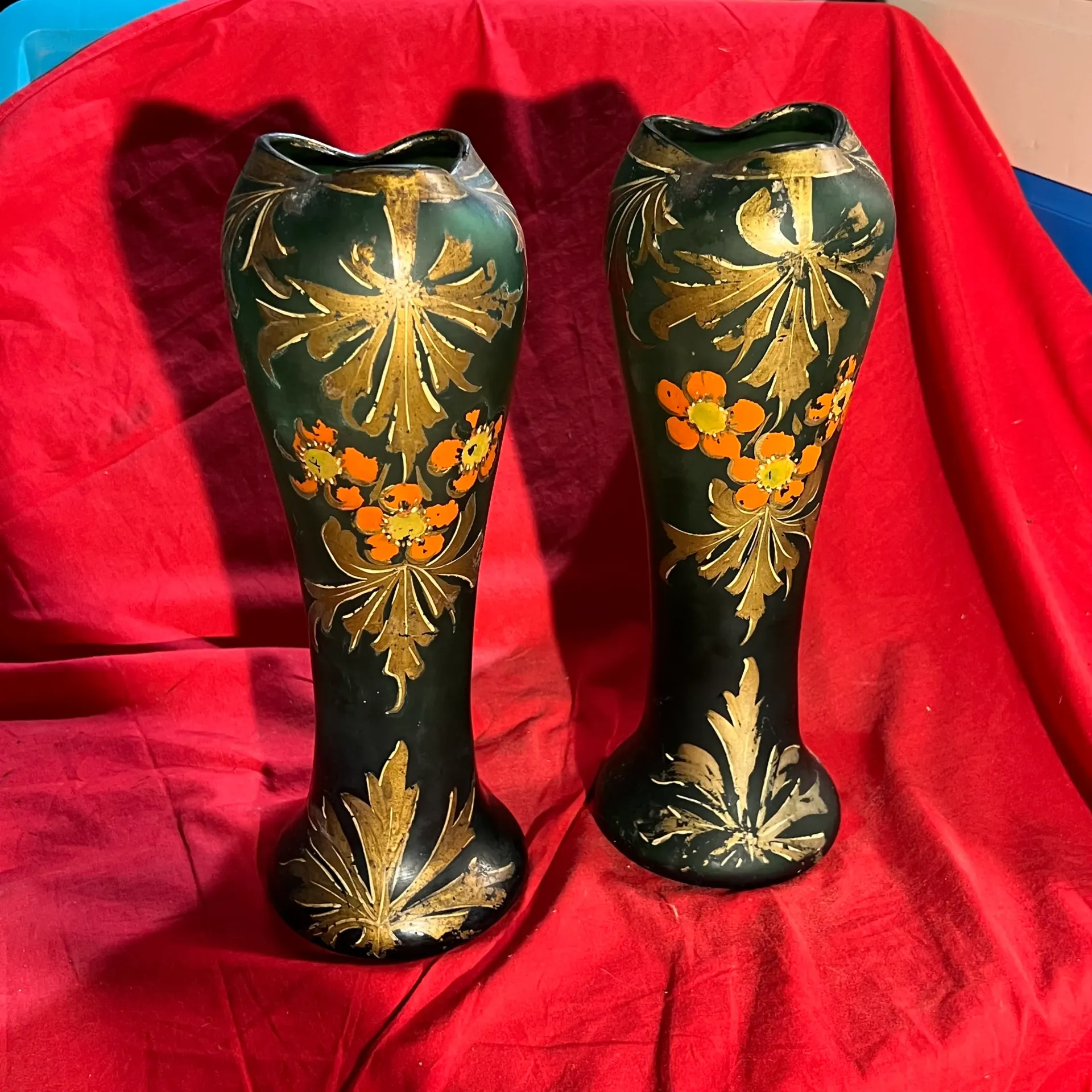 Lot de deux grands vases vert Art Nouveau