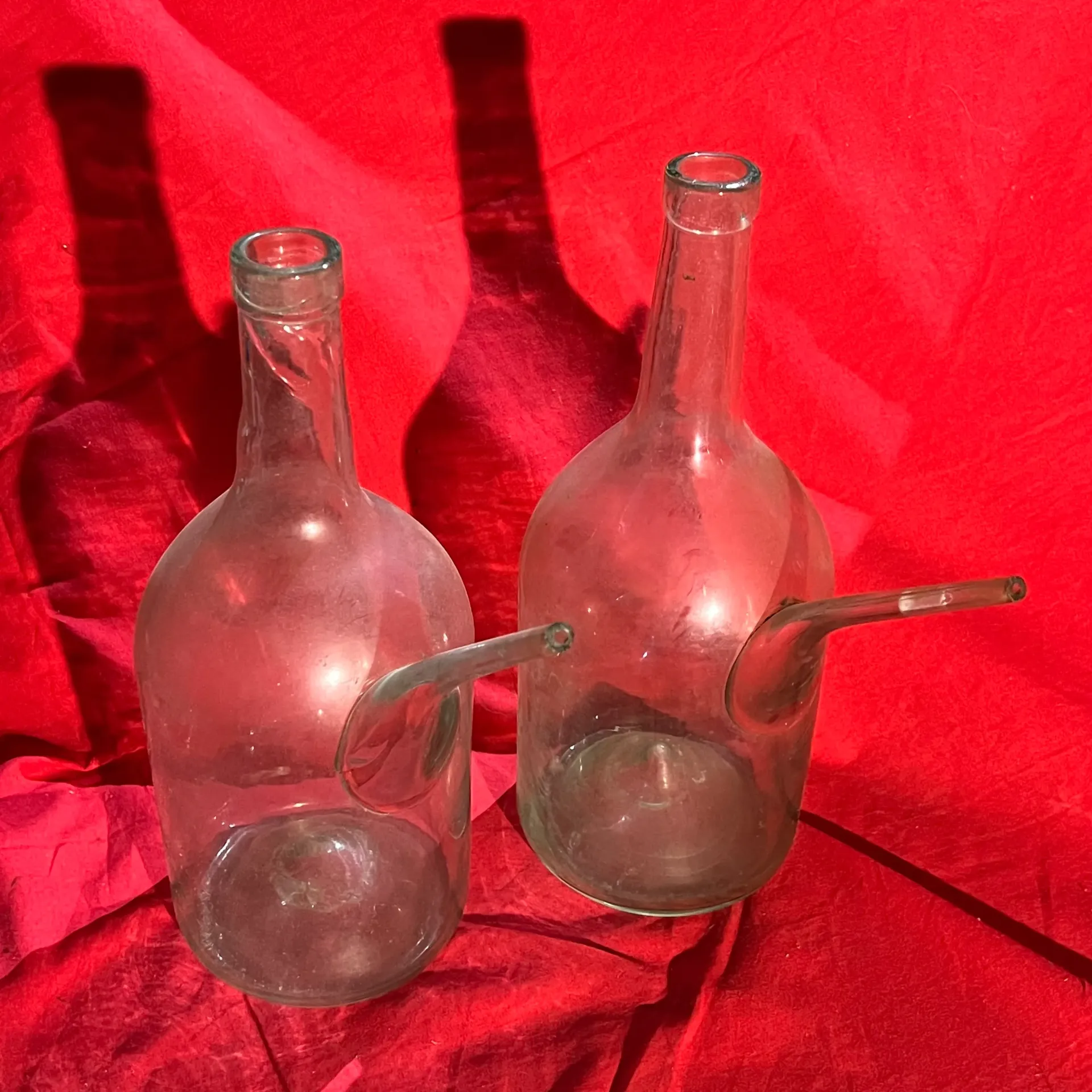 Anciens flacons de laboratoire en verre / Burettes