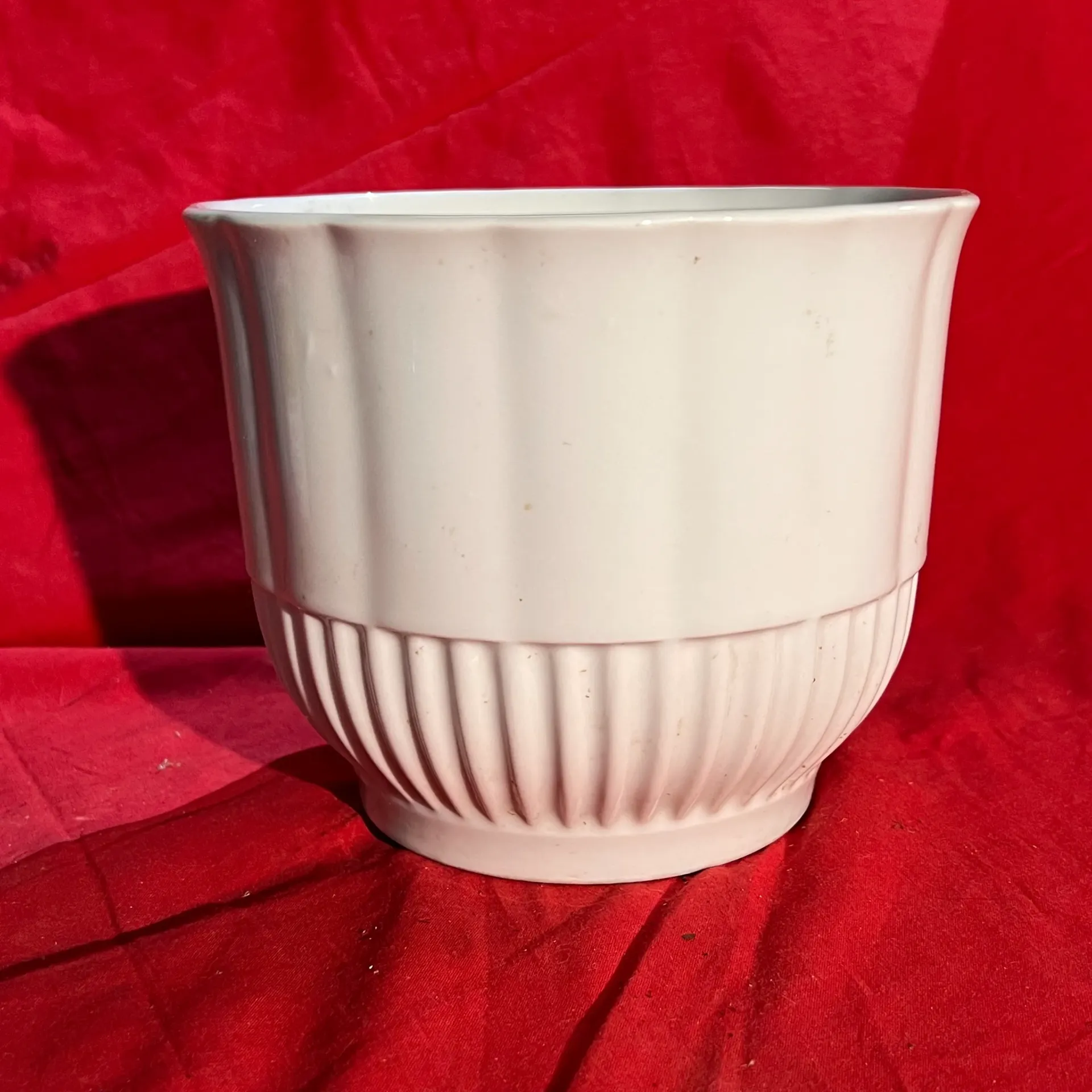 Jolie pot blanc (non percé)