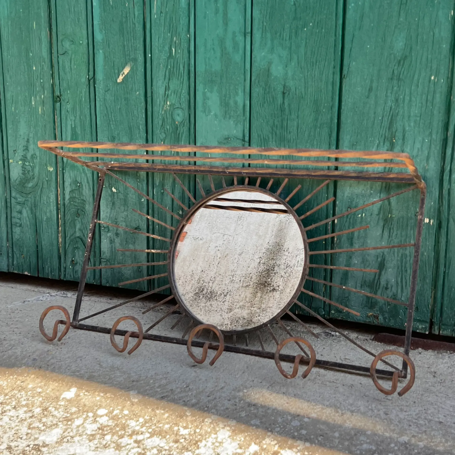 Miroir soleil d’entrée, porte manteau et étagère métallique