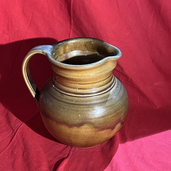 Cruche en grès vernissé beige et brun – déco vintage