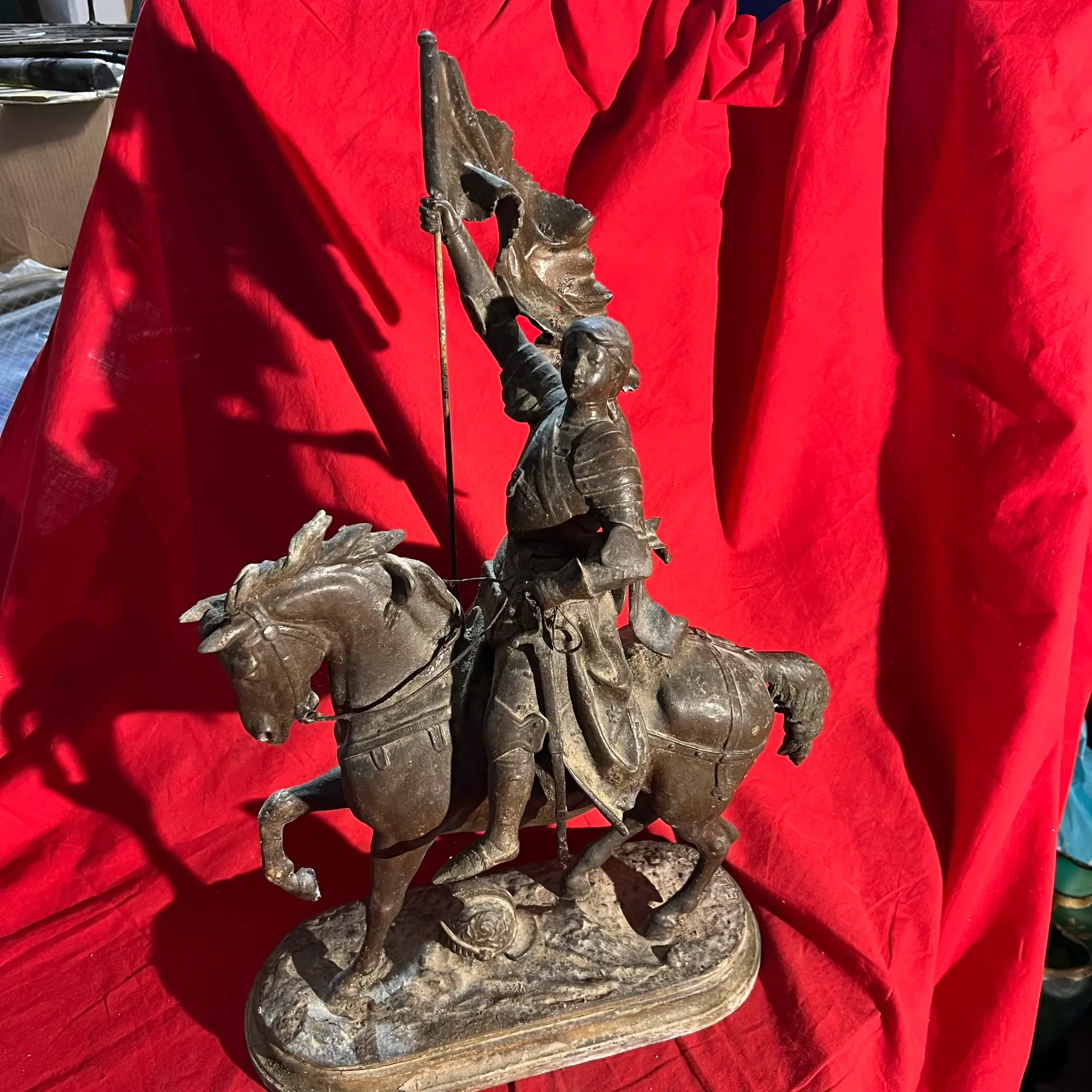 Sculpture en régule Cavalier signé E. Laurent