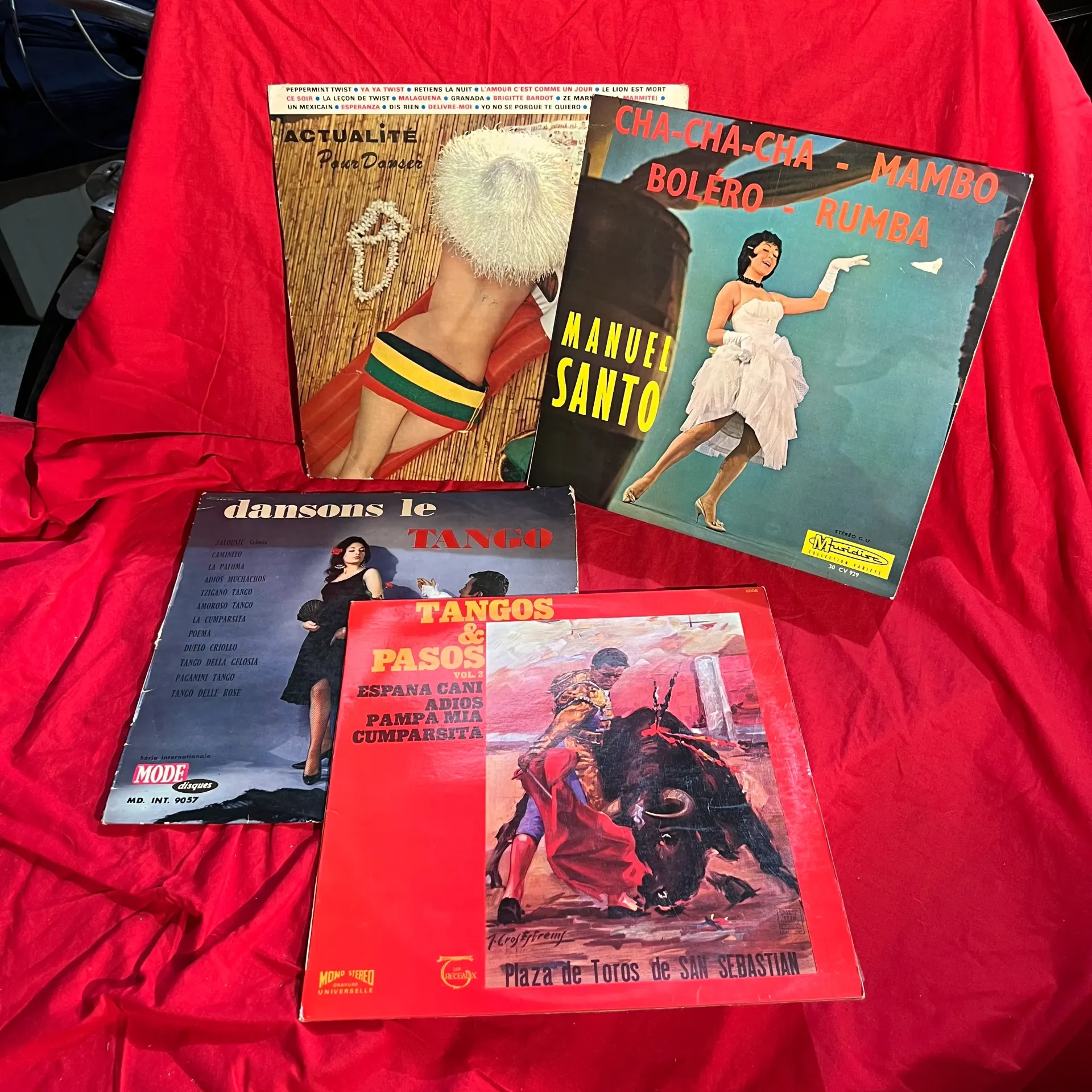 Lot 4 vinyles 33T tango / cha cha / mambo