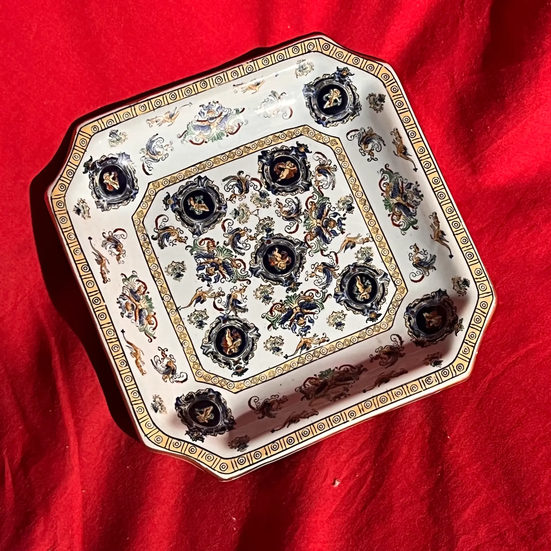 Jolie petite assiette carré