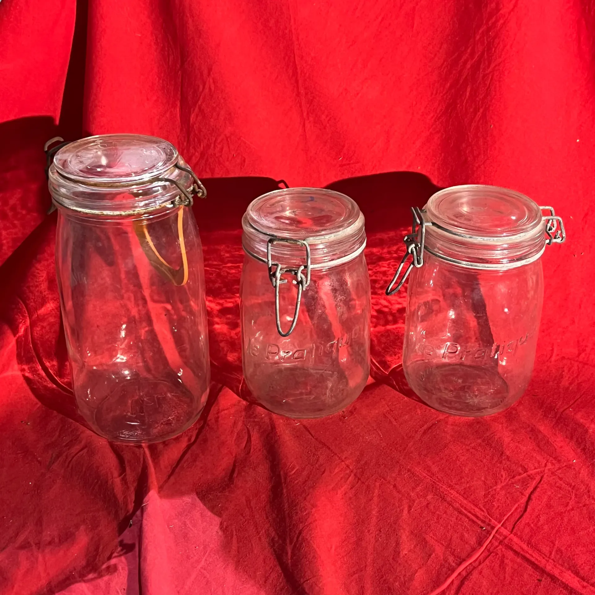 Lot de 3 pots de conservation Le Pratique, deux de 1L
