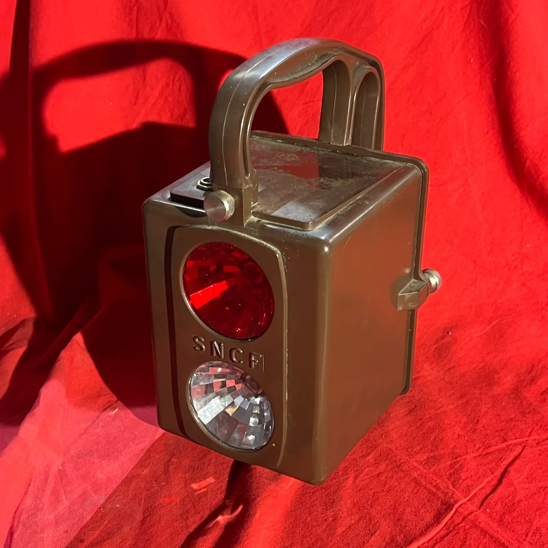Ancienne lampe de signalisation SNCF