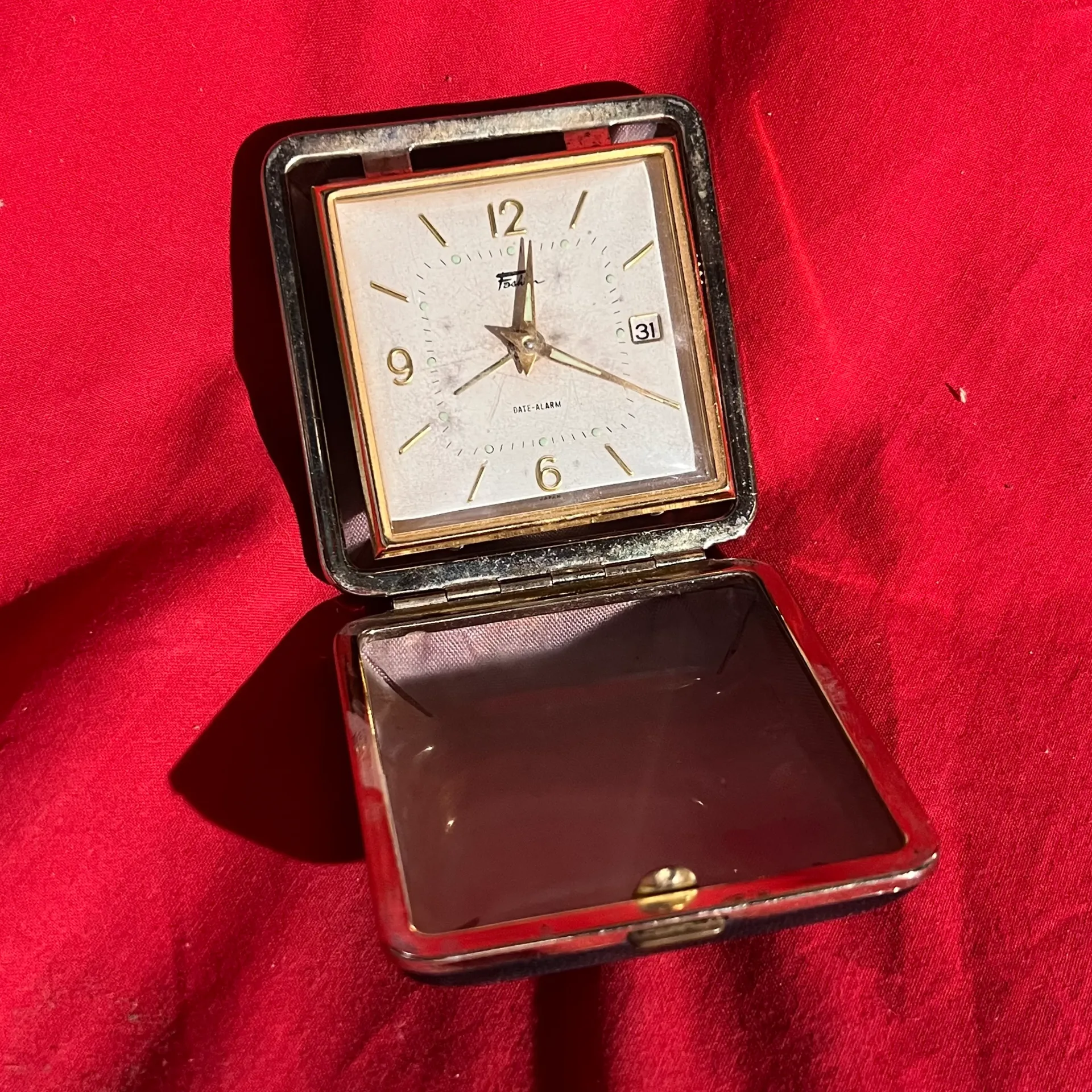 Pendulette de voyage avec étui rabattable “Fashion”