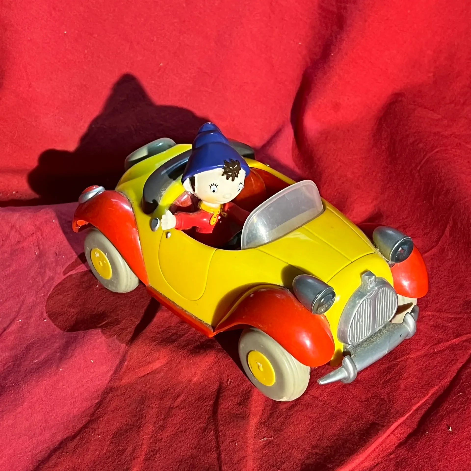 Voiture radio Oui-Oui Lansay