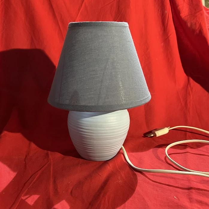 Lampe de table vintage bleu ciel déco rétro