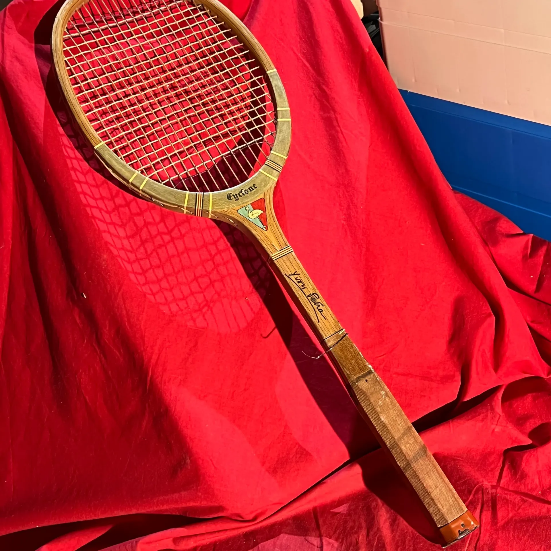 Raquette de tennis en bois - Cyclone - Yvon Petra