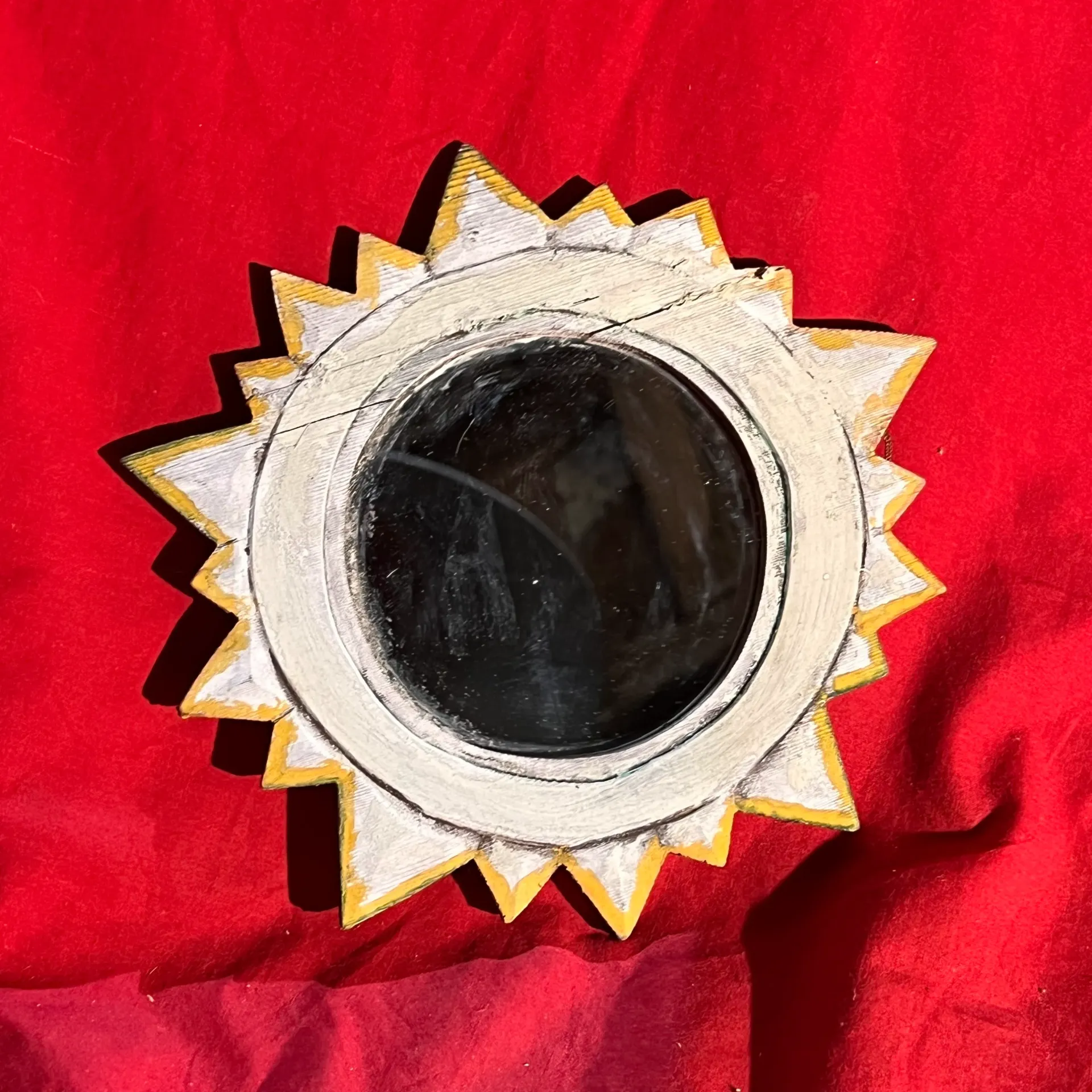 Petit miroir soleil en bois