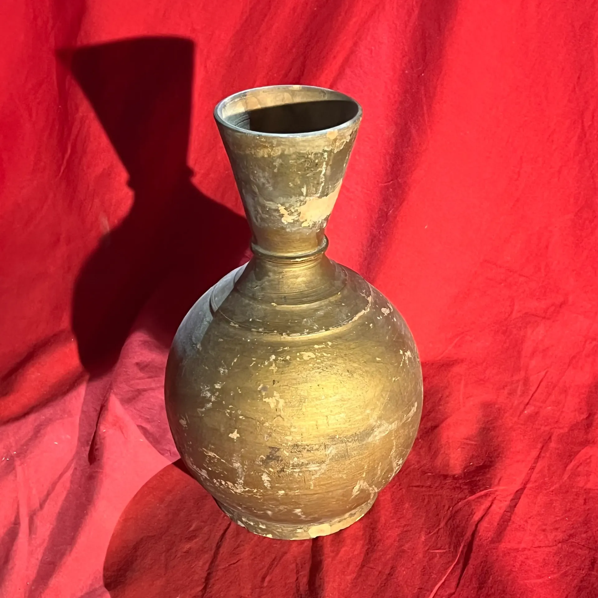 Vase rond doré