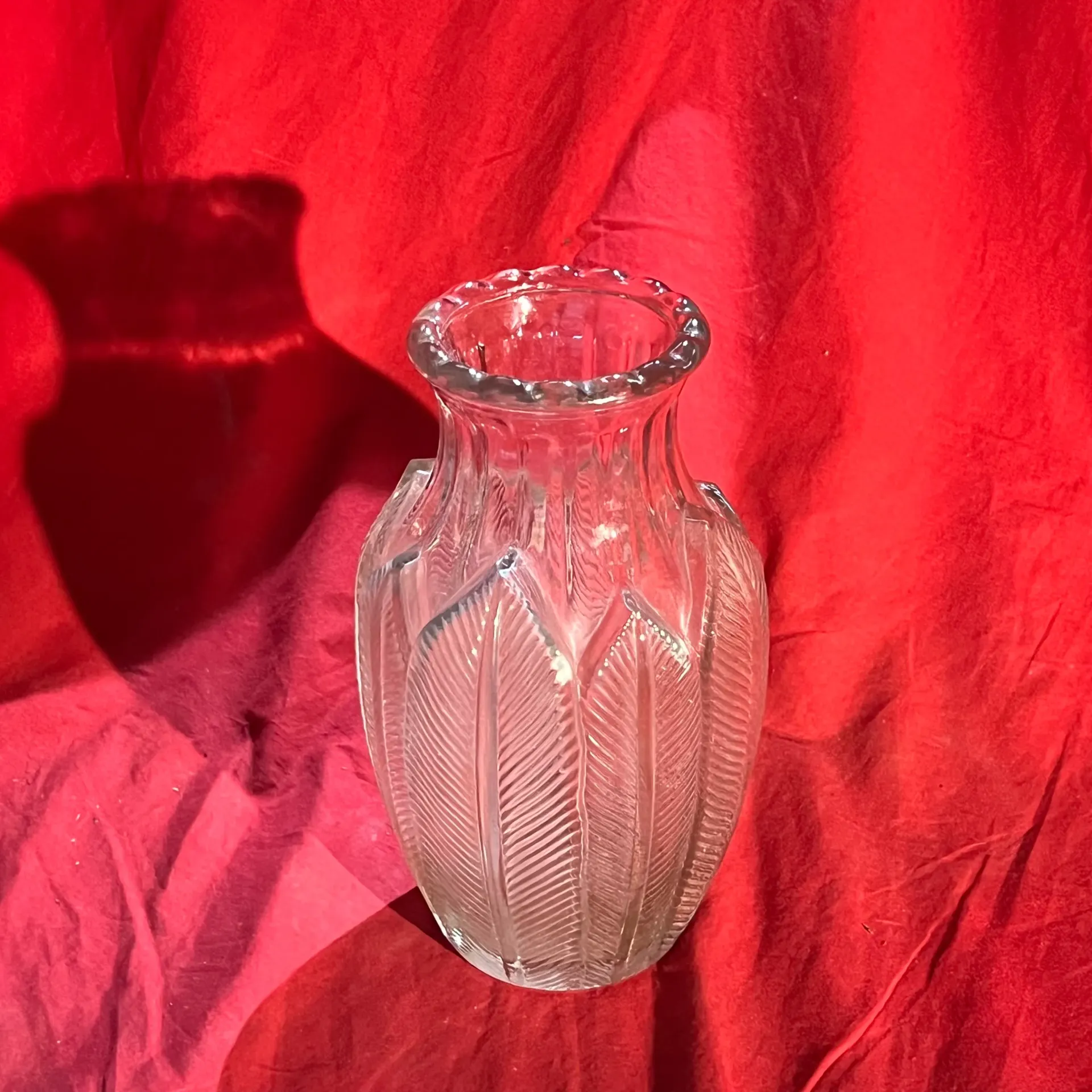Vase en verre transparent à motif