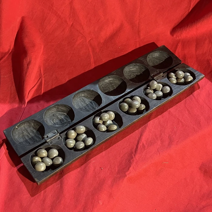 Jeu mancala en bois sculpté – awalé – déco ethnique